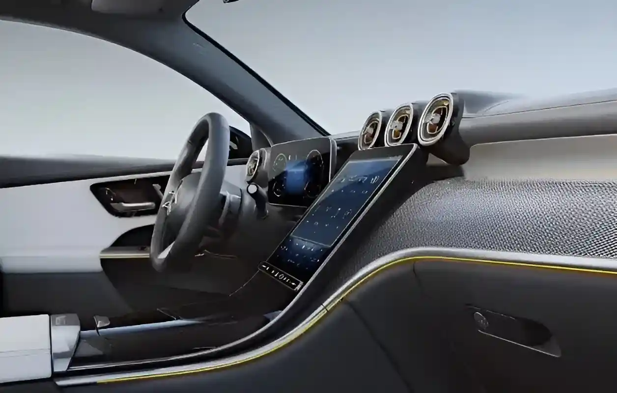 Mercedes-EMB - EQA - Vue volant