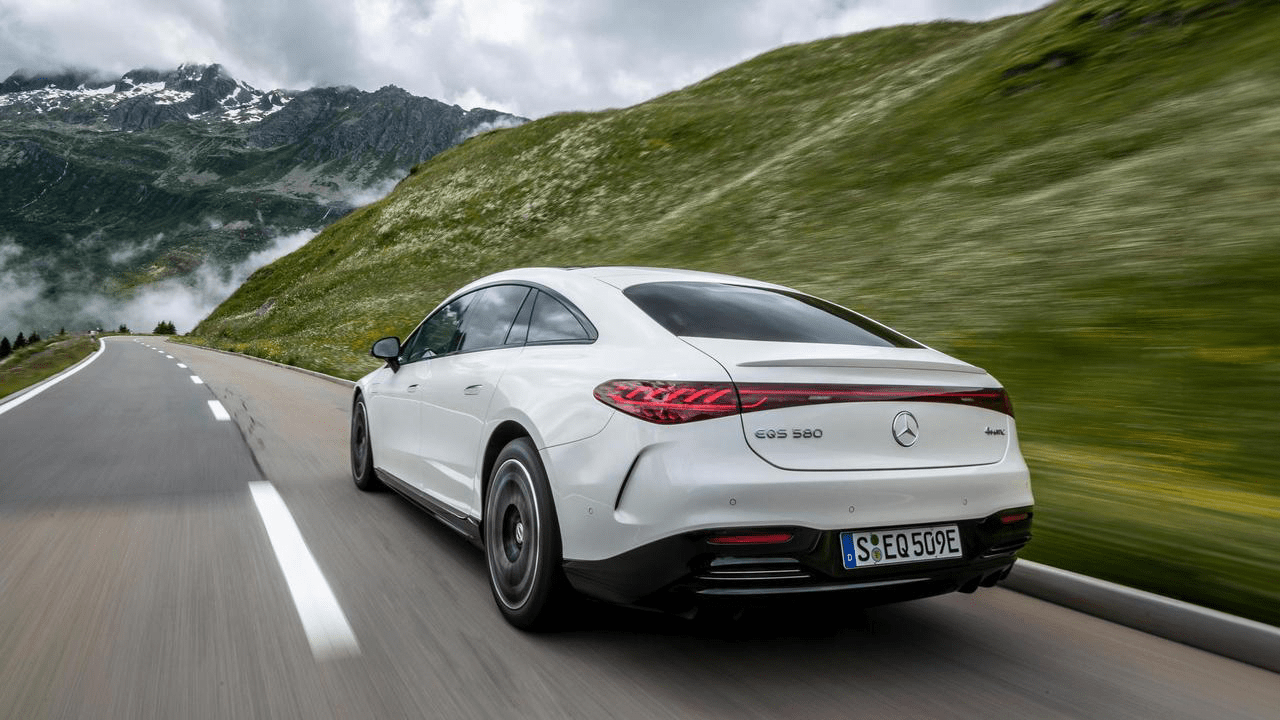Mercedes EMB - l'EQS SUV : la révolution électrique 7 places