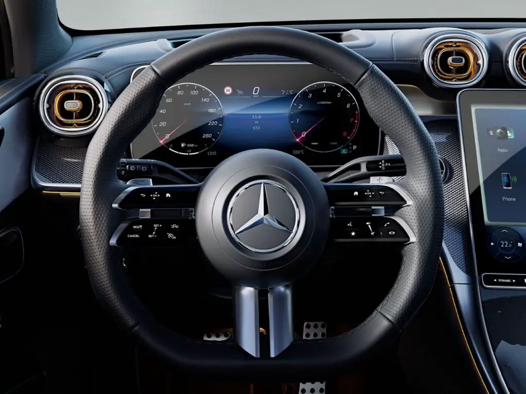 Mercedes Huillier - GLC coupé onglet technologie