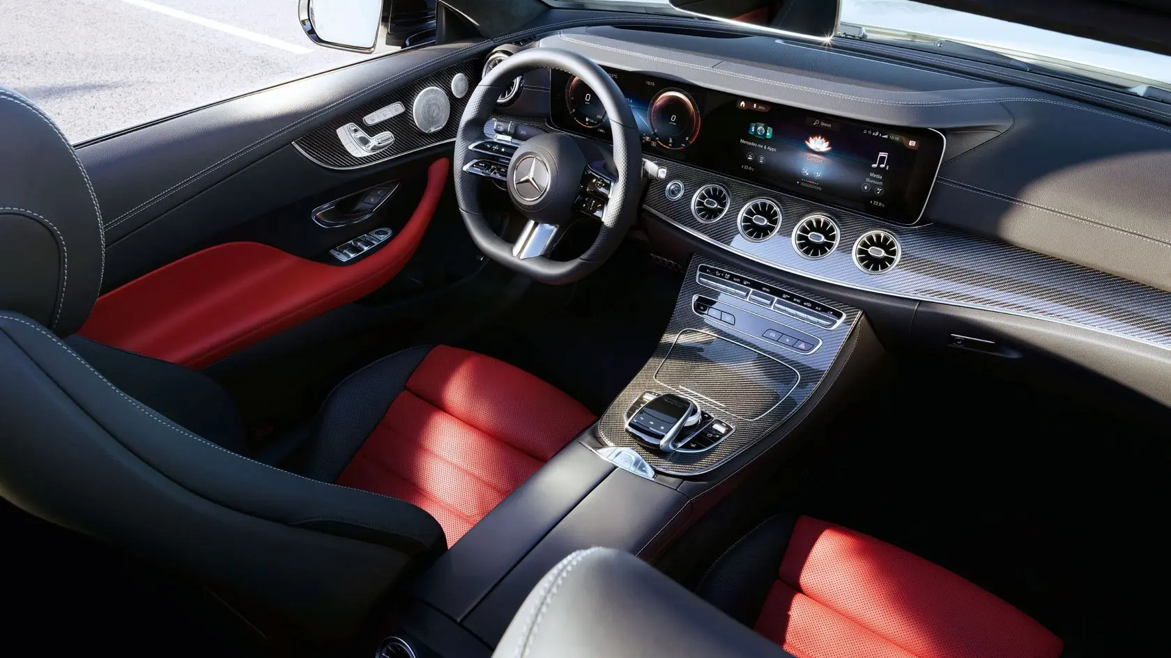 Mercedes Huillier - Classe E cabriolet onglet technologie