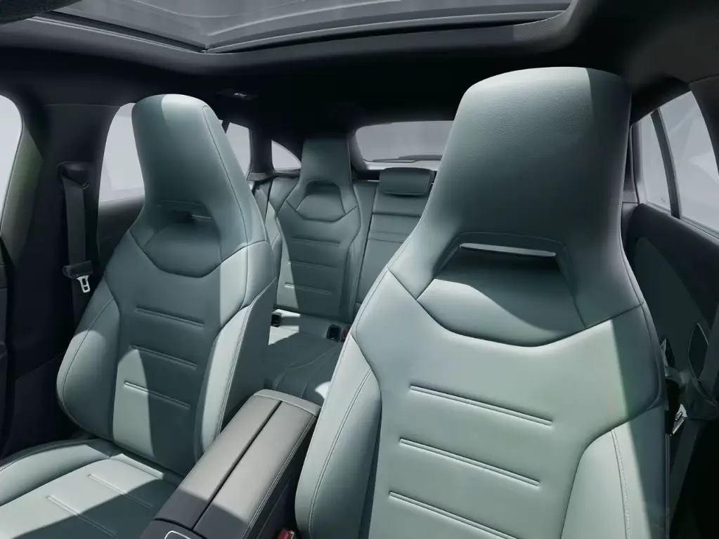 Mercedes Huillier - CLA Shooting Brake Coupé onglet design