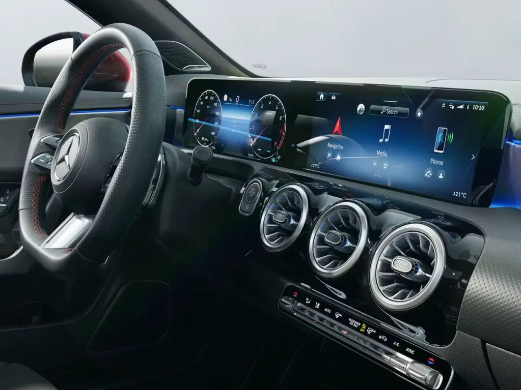 Mercedes Huillier - CLA Shooting Brake Coupé onglet technologie