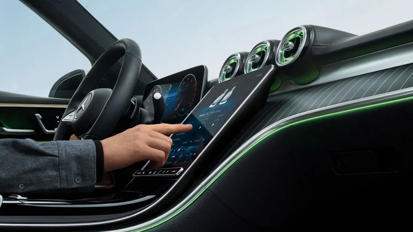 Mercedes Huillier - Classe C onglet design