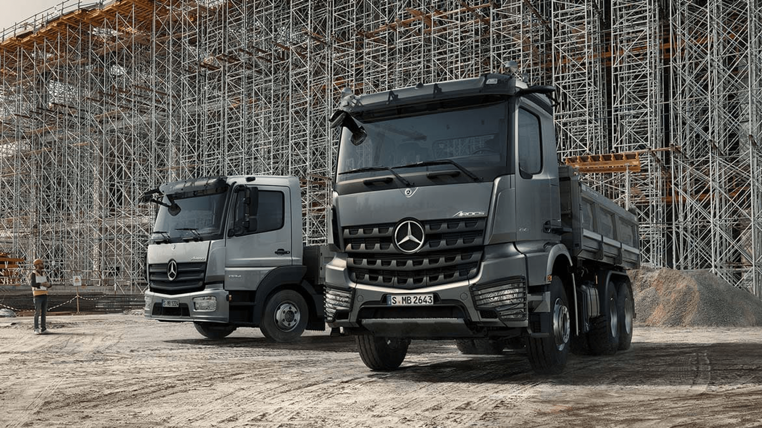 Arocs en finition gris clair et foncé sur chantier