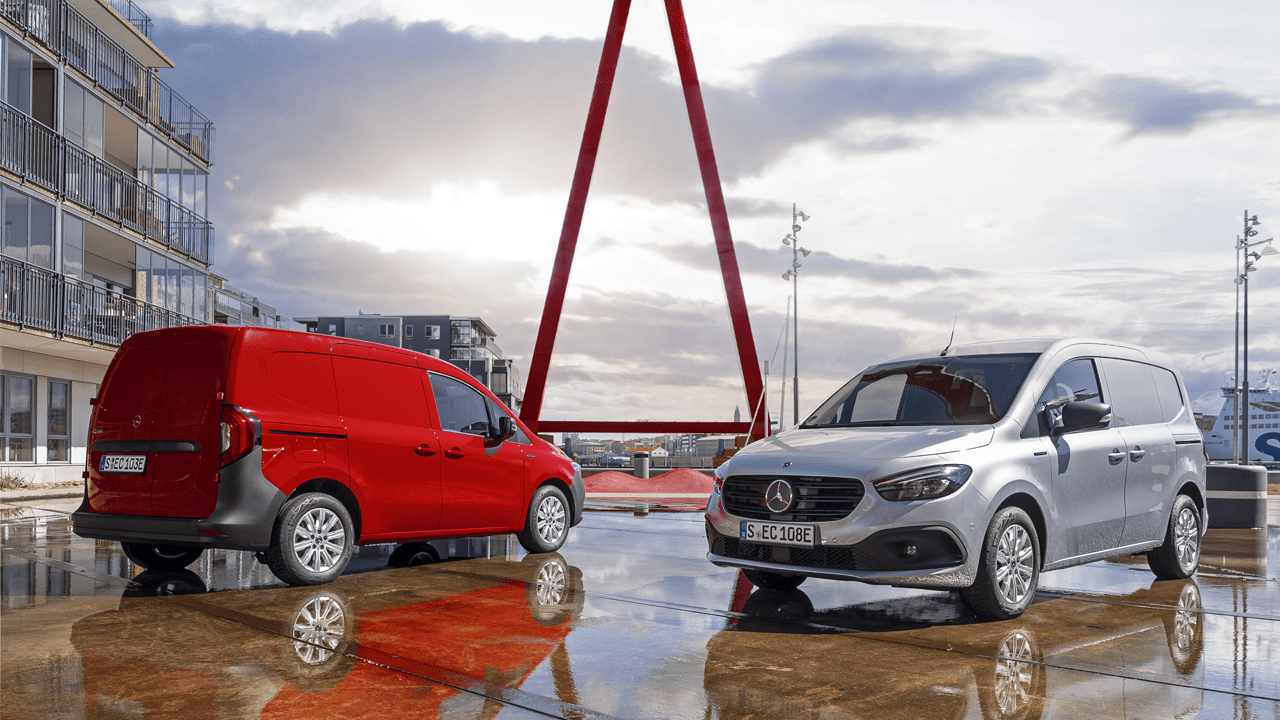 eCitan en finitions rouge et grise