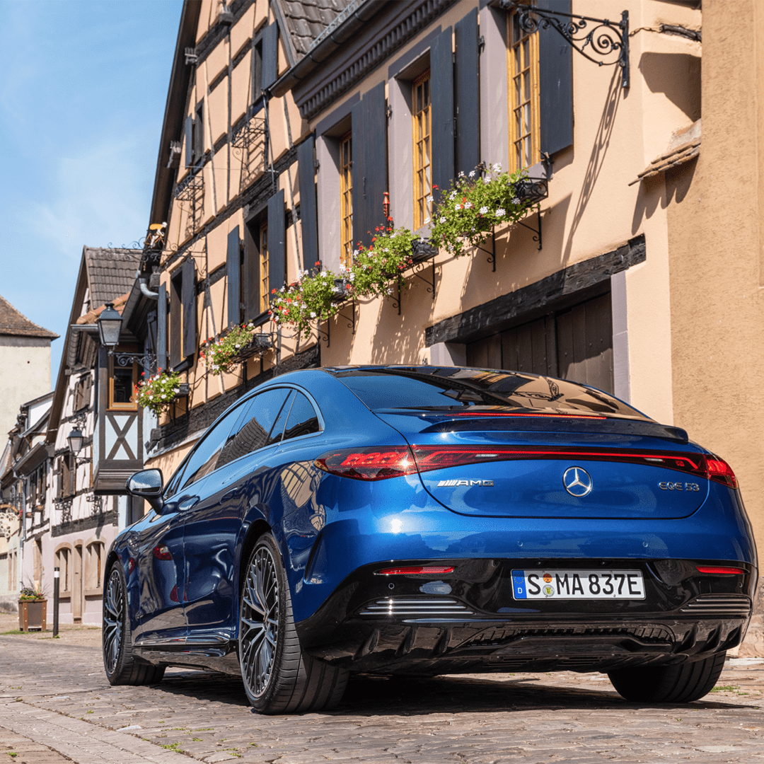 Mercedes EQE dans les rues de Colmar