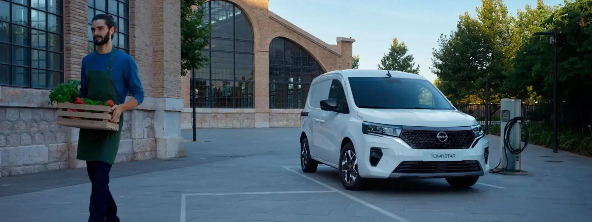 nissan_townstar_header_541921923.webp