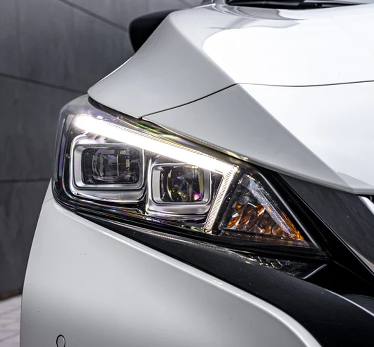 Nissan LEAF Chevalley - vue phare