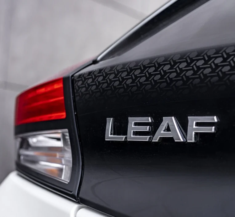 =Nissan LEAF Chevalley - vue phare arrière