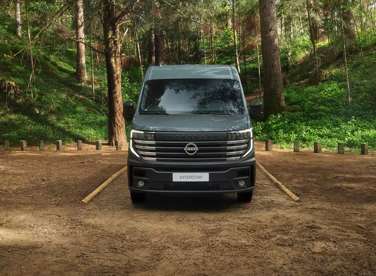 =vue avant du Nissan utilitaire léger Interstar Groupe Chevalley