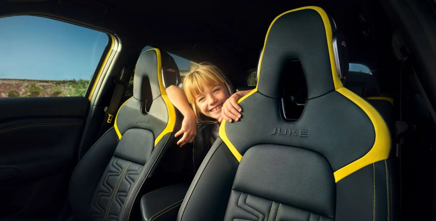 vue intérieur et sièges avants de la Juke Nissan