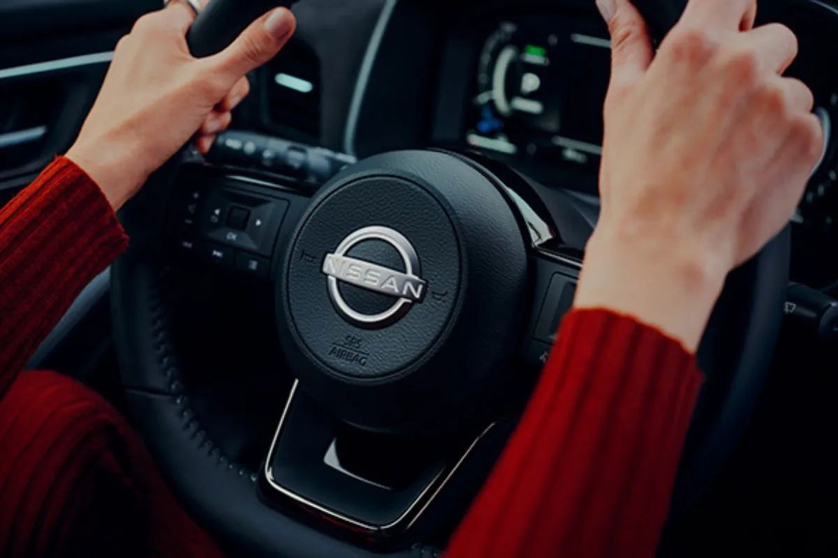 volant et affichage tête haute de la Nissan Qashqai