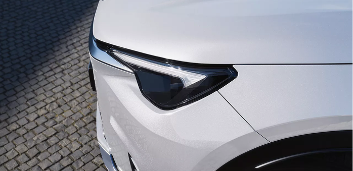 Habitacle du Lexus LBX 2026 avec sièges en cuir et écran central