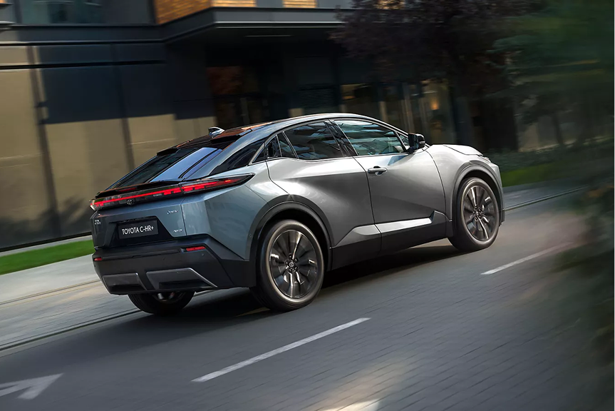Vue avant du Toyota C-HR+ 2026 en finition électrique