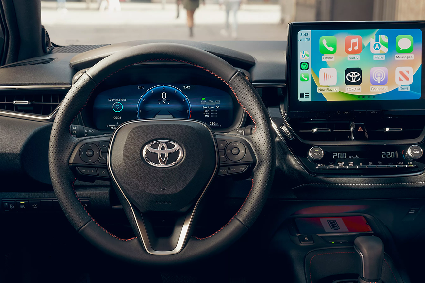 Toyota Corolla Hybride 2026 stationnée profil droit