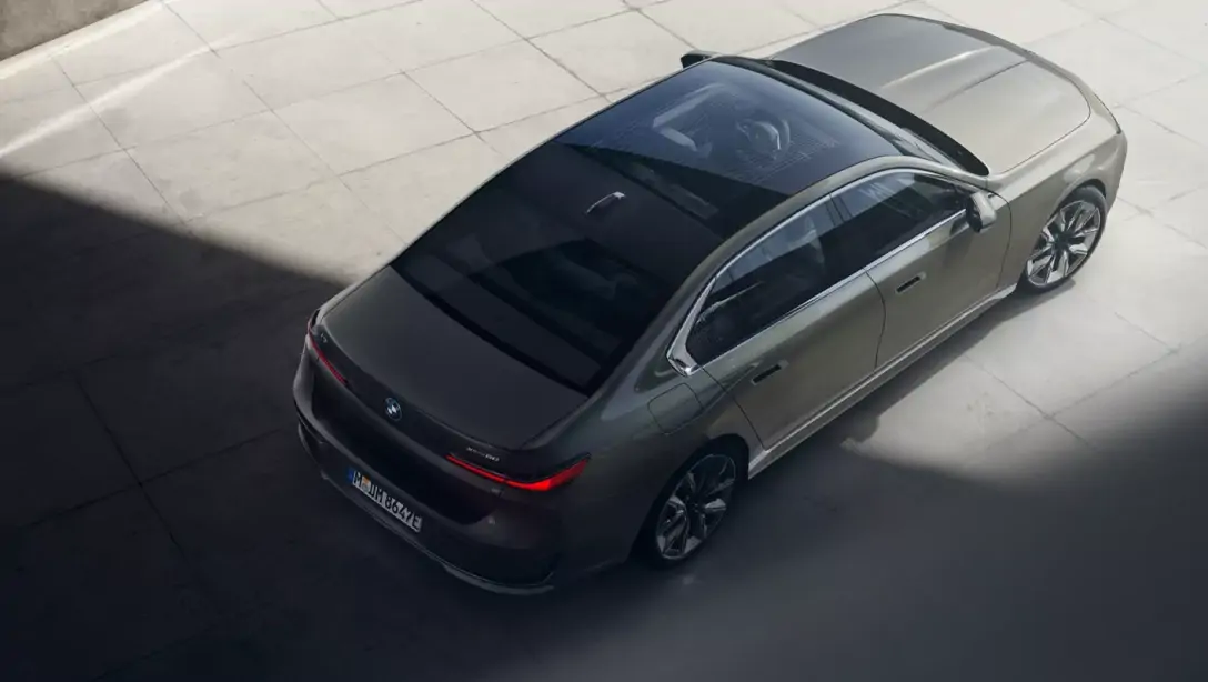 Tableau de bord numérique et finitions haut de gamme de la BMW i7