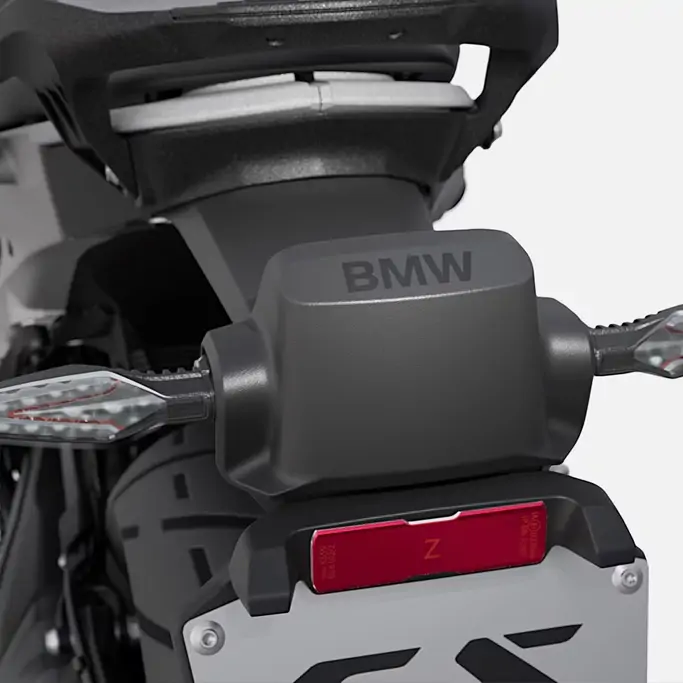 BMW R 1300 GS vue latérale avec valises de voyage