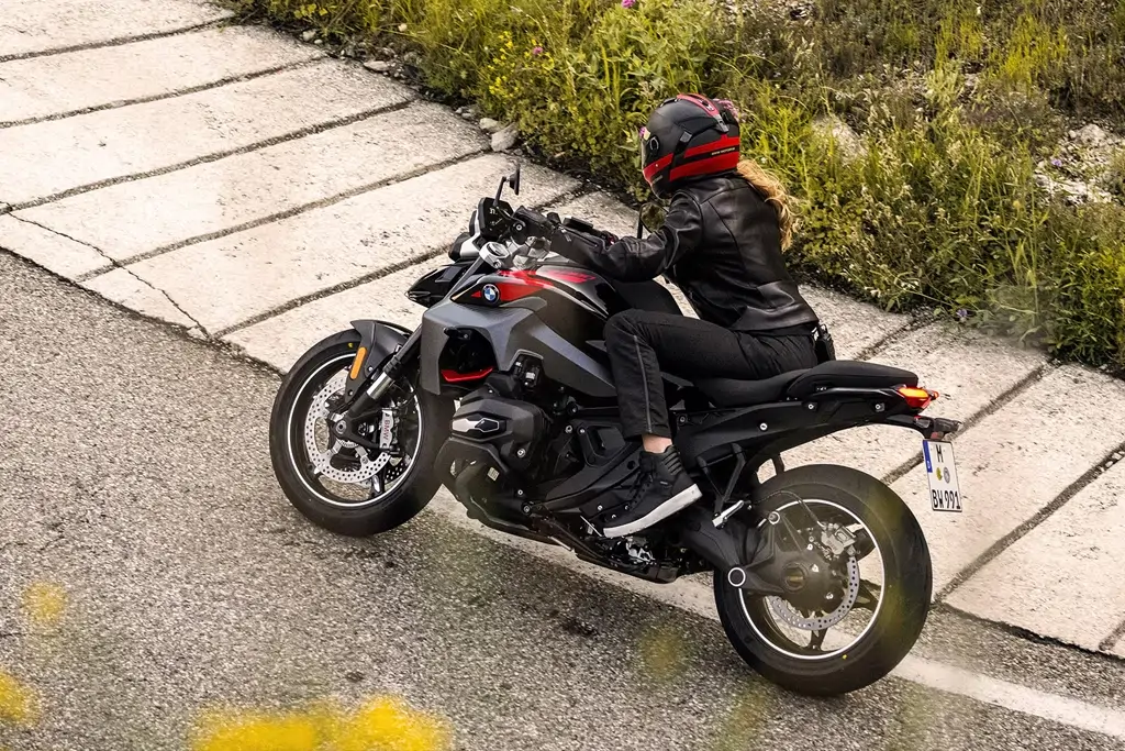 Tableau de bord numérique de la BMW R 1300 R