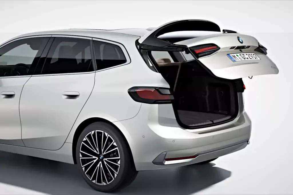 BMW Série 2 Active Tourer en configuration familiale