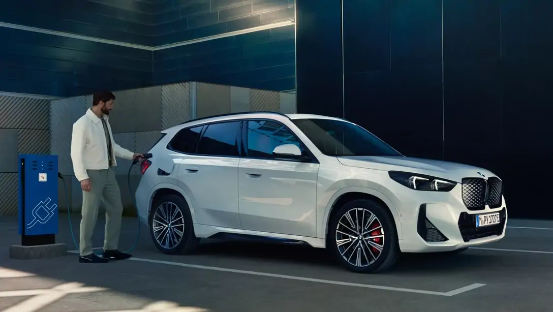 Intérieur du BMW X1 avec sièges en cuir et écran central