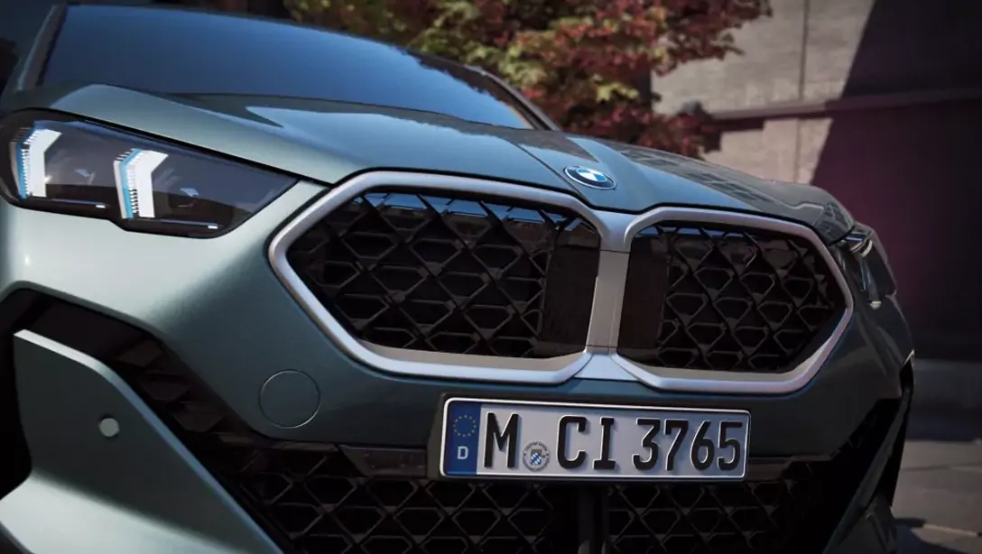 Tableau de bord du BMW X2 avec affichage numérique et finitions haut de gamme
