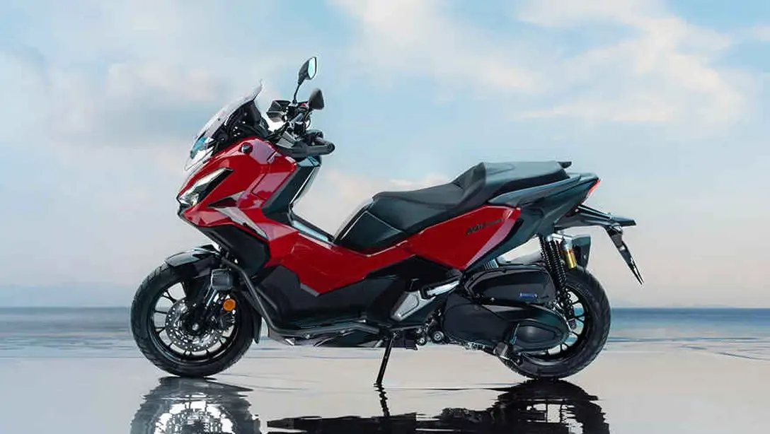 Coffre spacieux sous la selle du Honda ADV 350