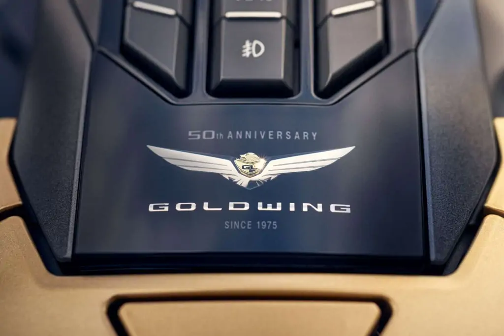 Tableau de bord numérique de la Honda Gold Wing Touring DCT Airbag