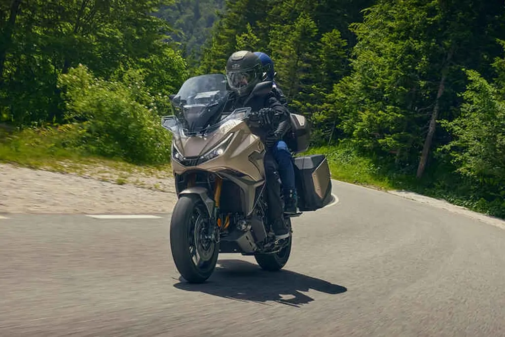 Tableau de bord numérique de la Honda NT1100