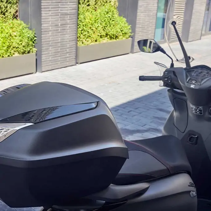 Détail de la selle confortable du Honda SH350i