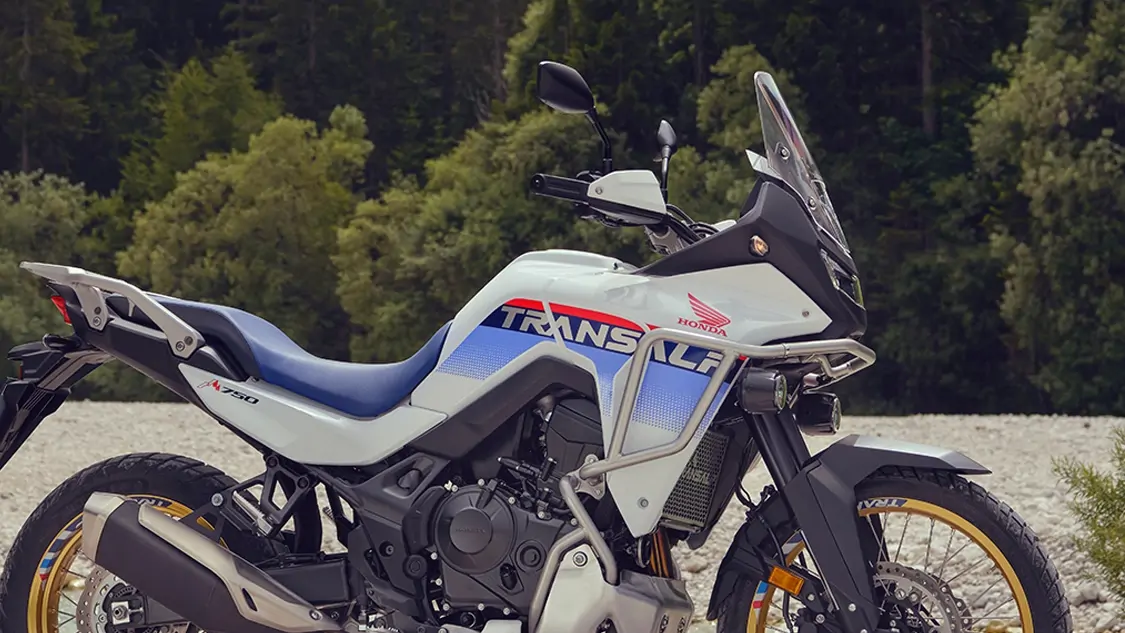 Tableau de bord numérique de la Honda XL750 Transalp