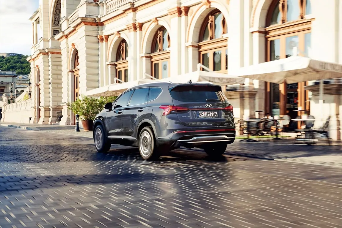 Hyundai SANTA FE Plug-in hybride en profil latéral
