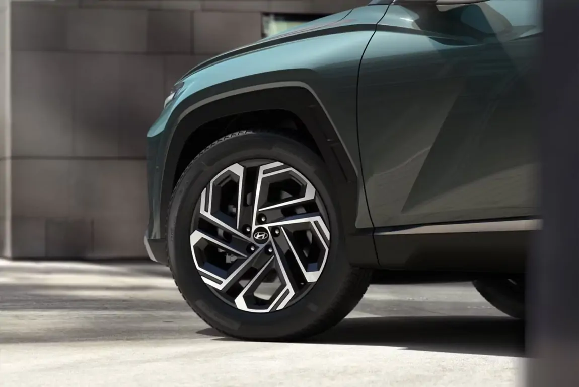Intérieur moderne du Hyundai TUCSON Hybrid avec écran tactile