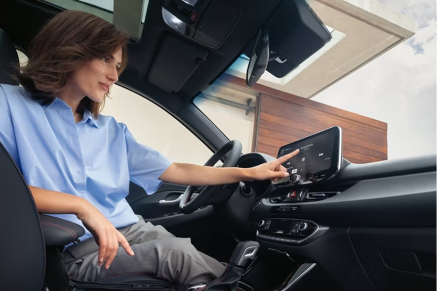 Coffre ouvert de la Hyundai i30 Wagon montrant la capacité de chargement