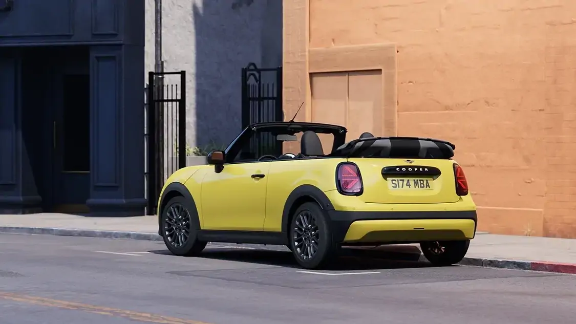 Intérieur du Mini Cooper Cabrio avec finitions premium