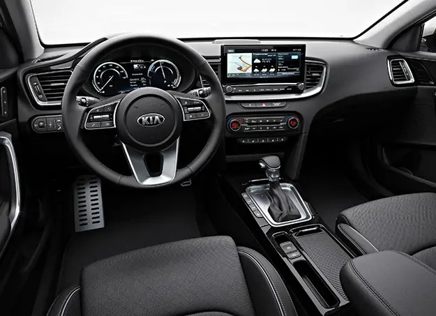 Intérieur spacieux et moderne du Kia Ceed SW