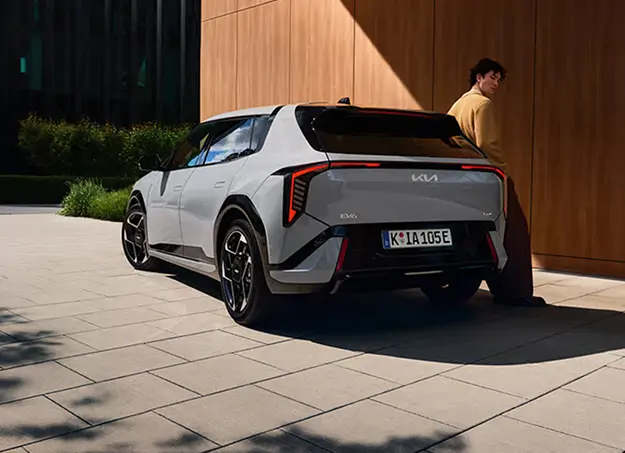 Habitacle technologique de la Kia EV4 avec éclairage d’ambiance