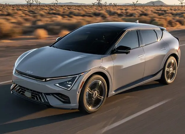 Kia EV6 vue de profil sur fond urbain moderne