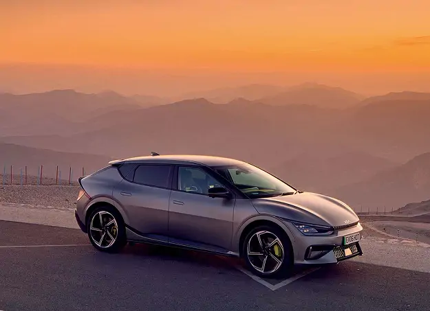 Vue arrière sportive de la Kia EV6 GT