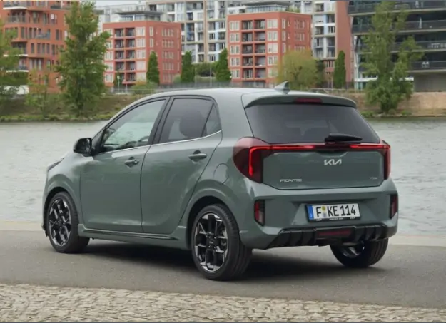 Intérieur moderne de la Kia Picanto avec écran tactile