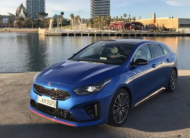 Coffre spacieux de la Kia ProCeed ouvert