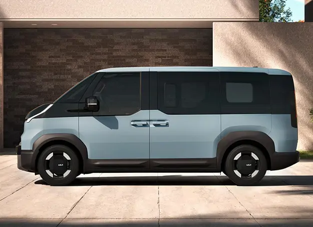 Espace de chargement du Kia PV5 Fourgon, portes ouvertes