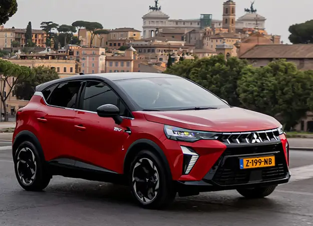 Vue avant du Mitsubishi ASX en finition dynamique sur route
