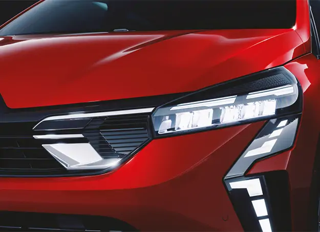 Vue avant de la Mitsubishi Colt nouvelle génération en finition urbaine