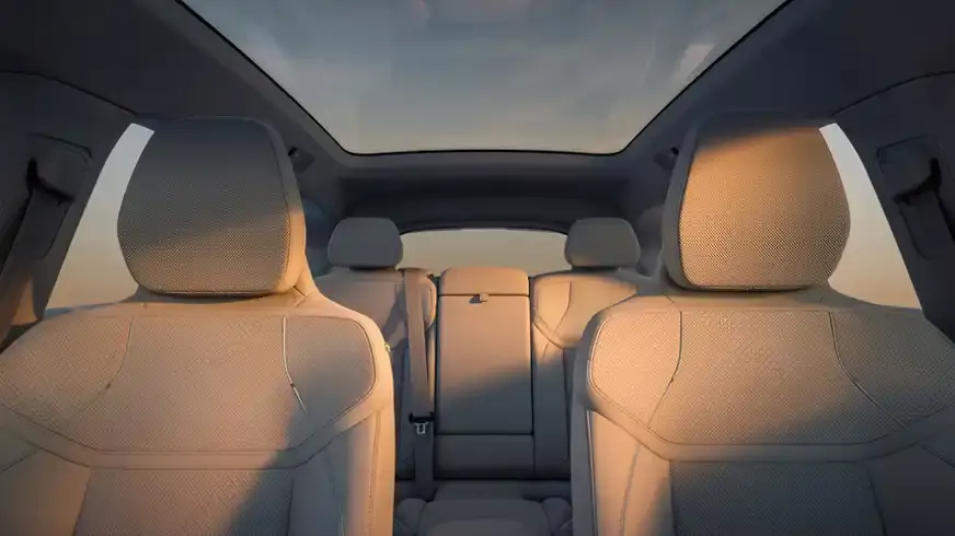 Sièges et toit panoramique de la Volvo EX60 électrique