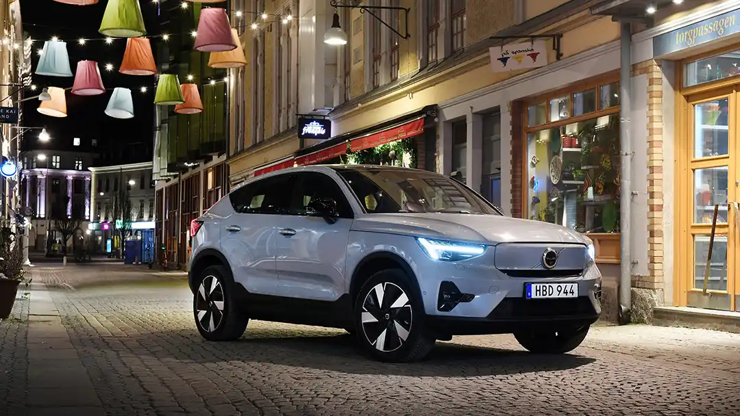 Volvo Chevalley - EC40 vue de nuit en ville