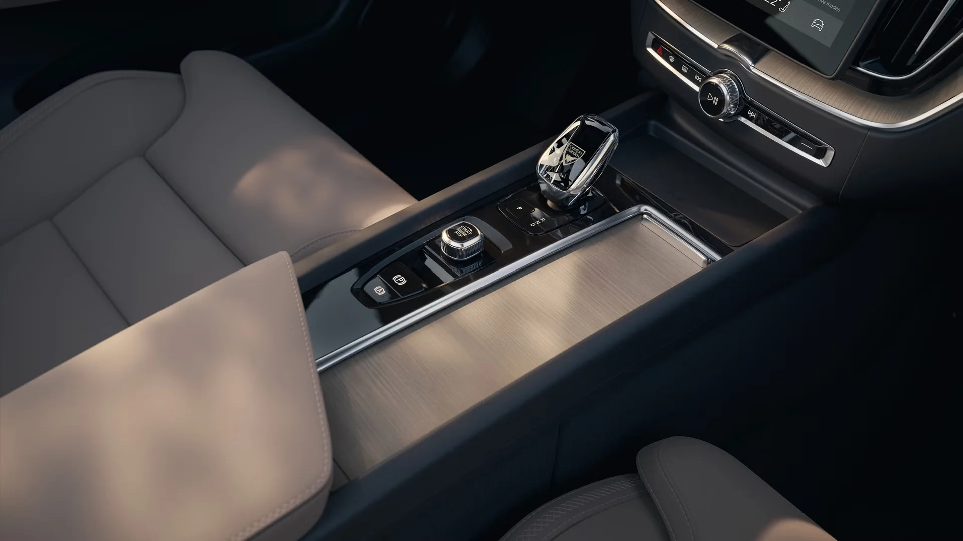 Volvo Chevalley - XC60 Recharge Vue intérieur boîte automatique